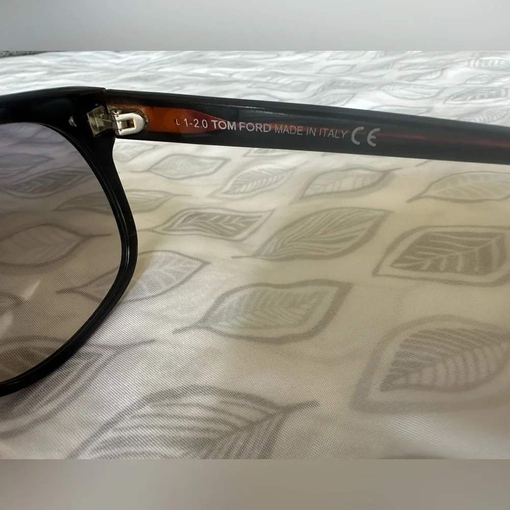 Tom Ford Olivier TF236 Sunglasses - Used with scratches!! - Picture 10 of 14